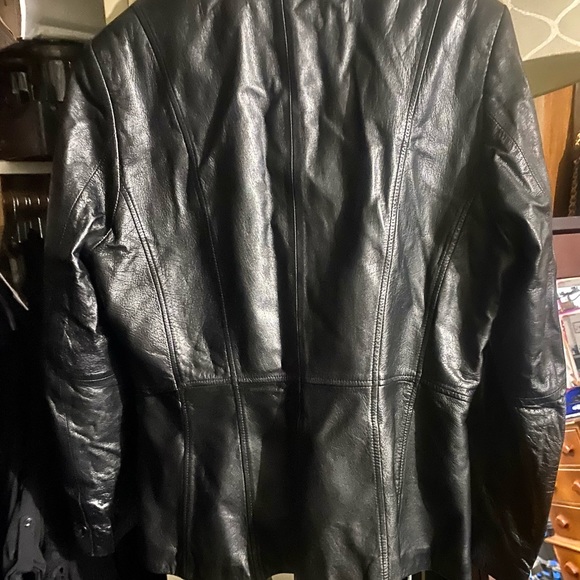 Vintage Black Genuine Leather Ladies Size Medium Blazer/Jacket - Very Slimming!! - Picture 3 of 7